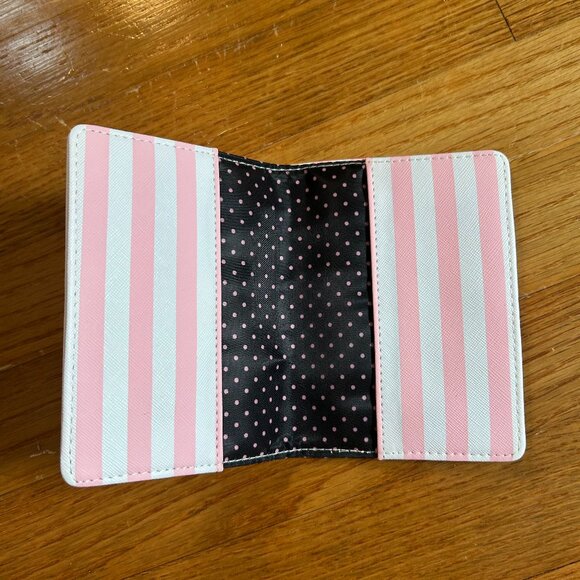 RARE Victoria's Secret Passport Holder! - Picture 3 of 3